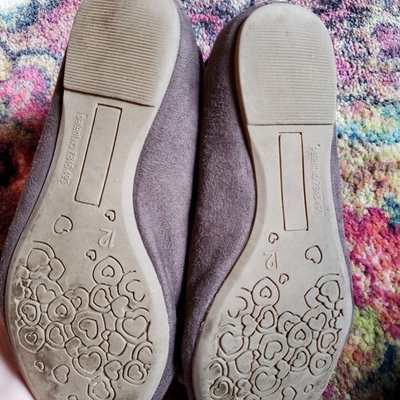 Seychelles faux suede ruffle flat size 4 and 12 - Picture 6 of 8